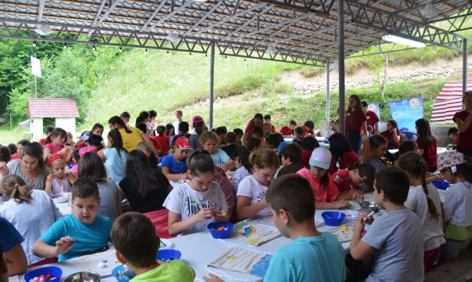 Romanian Youth Camp - Children's Crafts